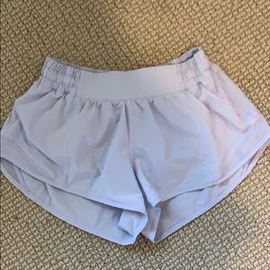 lululemon hotty hot short 2.5